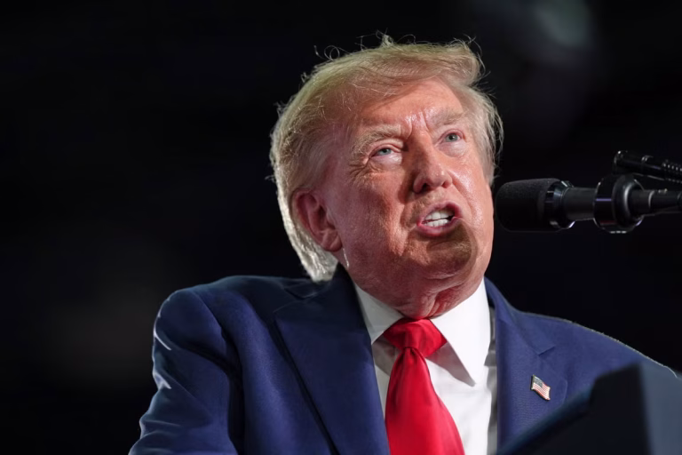 Donald Trumpがイラン貿易国へ経済的制裁を警告しTehranが反発