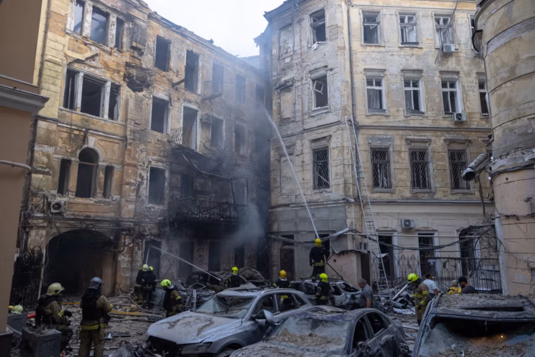 WHO倉庫破壊：ロシア軍の攻撃にウクライナ人権監視官らが強く反発